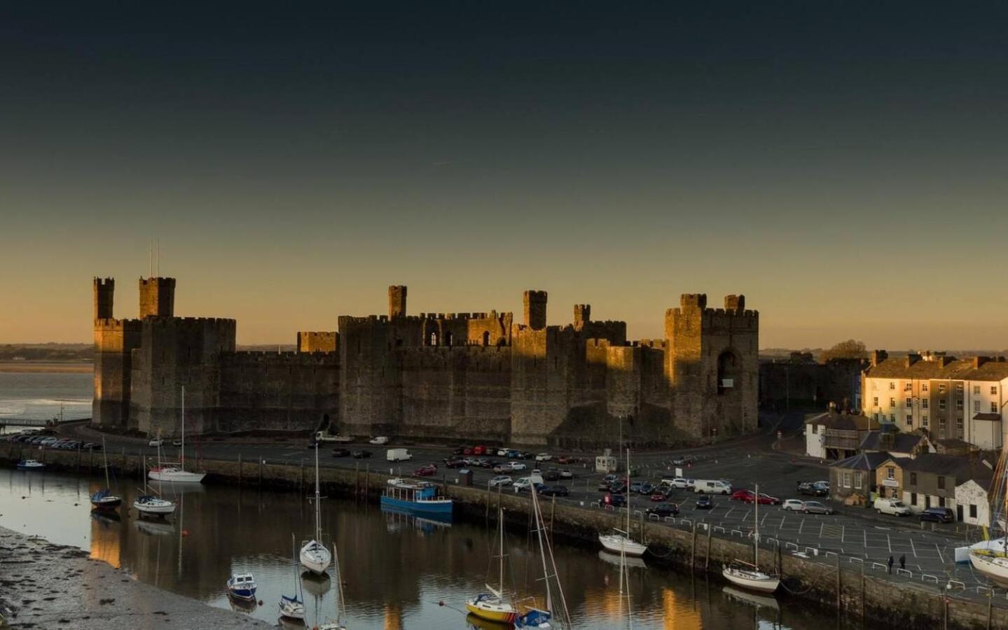 Pass The Keys Apartment 3 Old Conservative Club In Historic Town Caernarfon Esterno foto